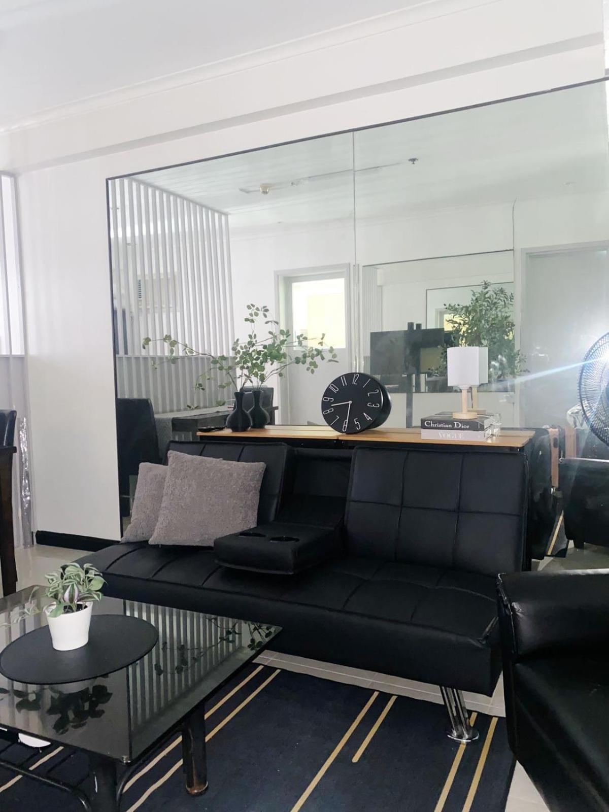 تاغويغ Cozy 2-Bedroom At South Of Market Soma Bgc Near Sm Aura, Market! Market! & Bonifacio High Street المظهر الخارجي الصورة